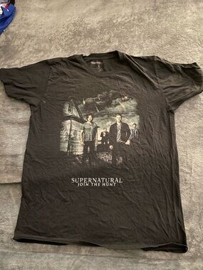 Supernatural 'Join the Hunt' Graphic Tee - Black